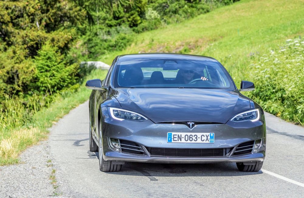 Tesla Model S: Revolusjonerende teknologi og eleganse